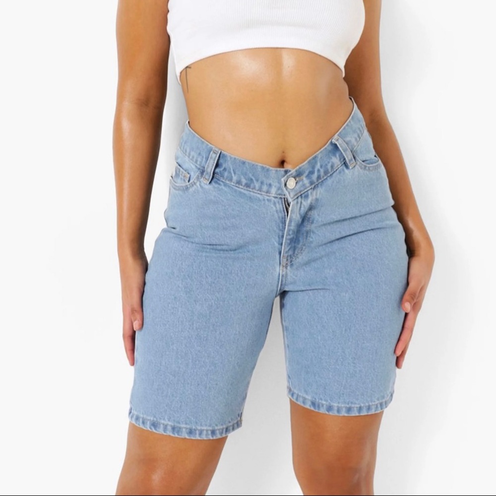 Boohoo V Front Boyfriend Jean Shorts (High waisted) Brand New with tags